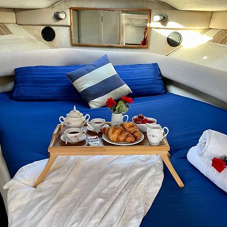 Yacht Hotel Barcelona サン・アドリア・デ・ベソス エクステリア 写真