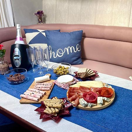 Yacht Hotel Barcelona サン・アドリア・デ・ベソス エクステリア 写真