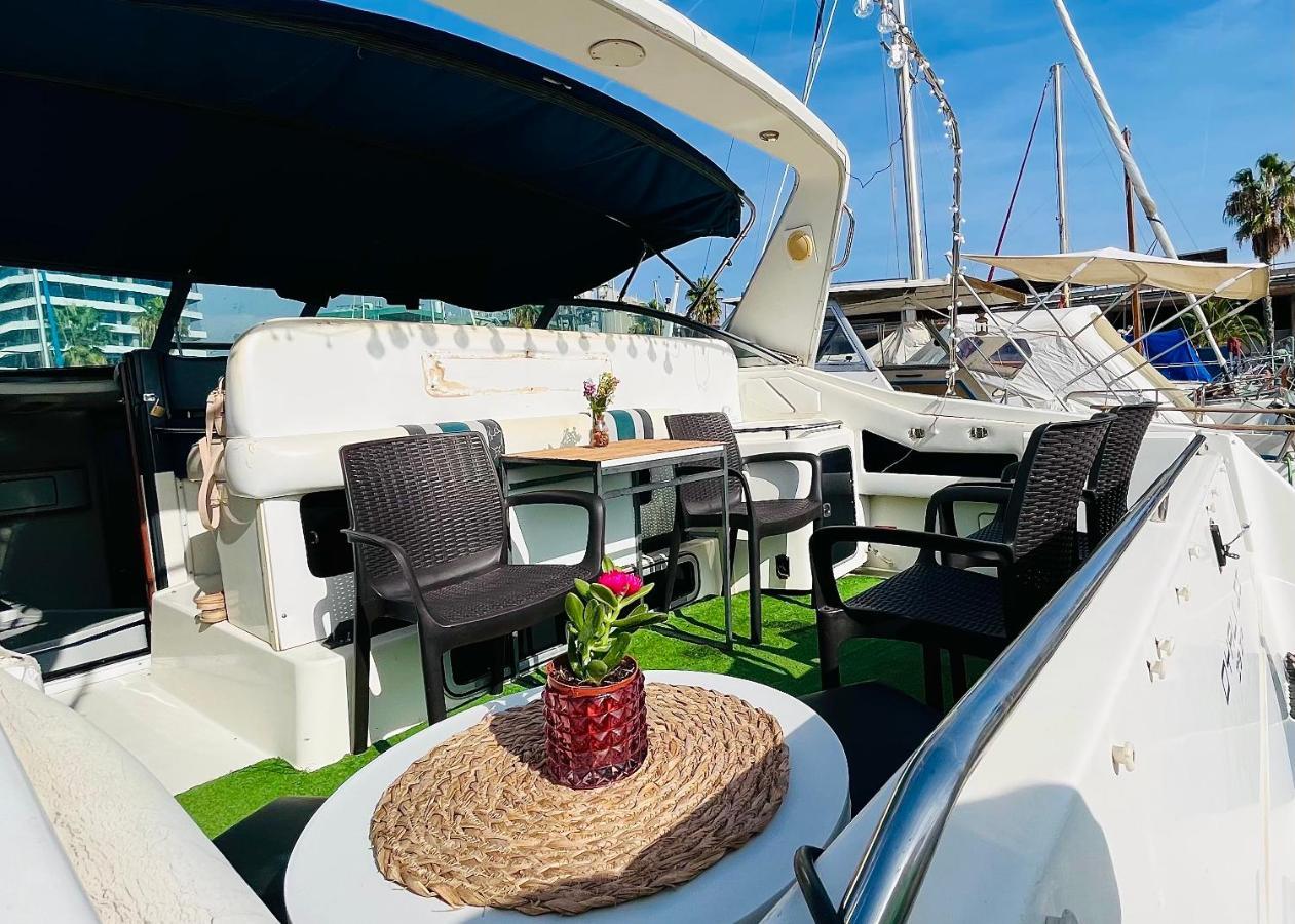 Yacht Hotel Barcelona サン・アドリア・デ・ベソス エクステリア 写真
