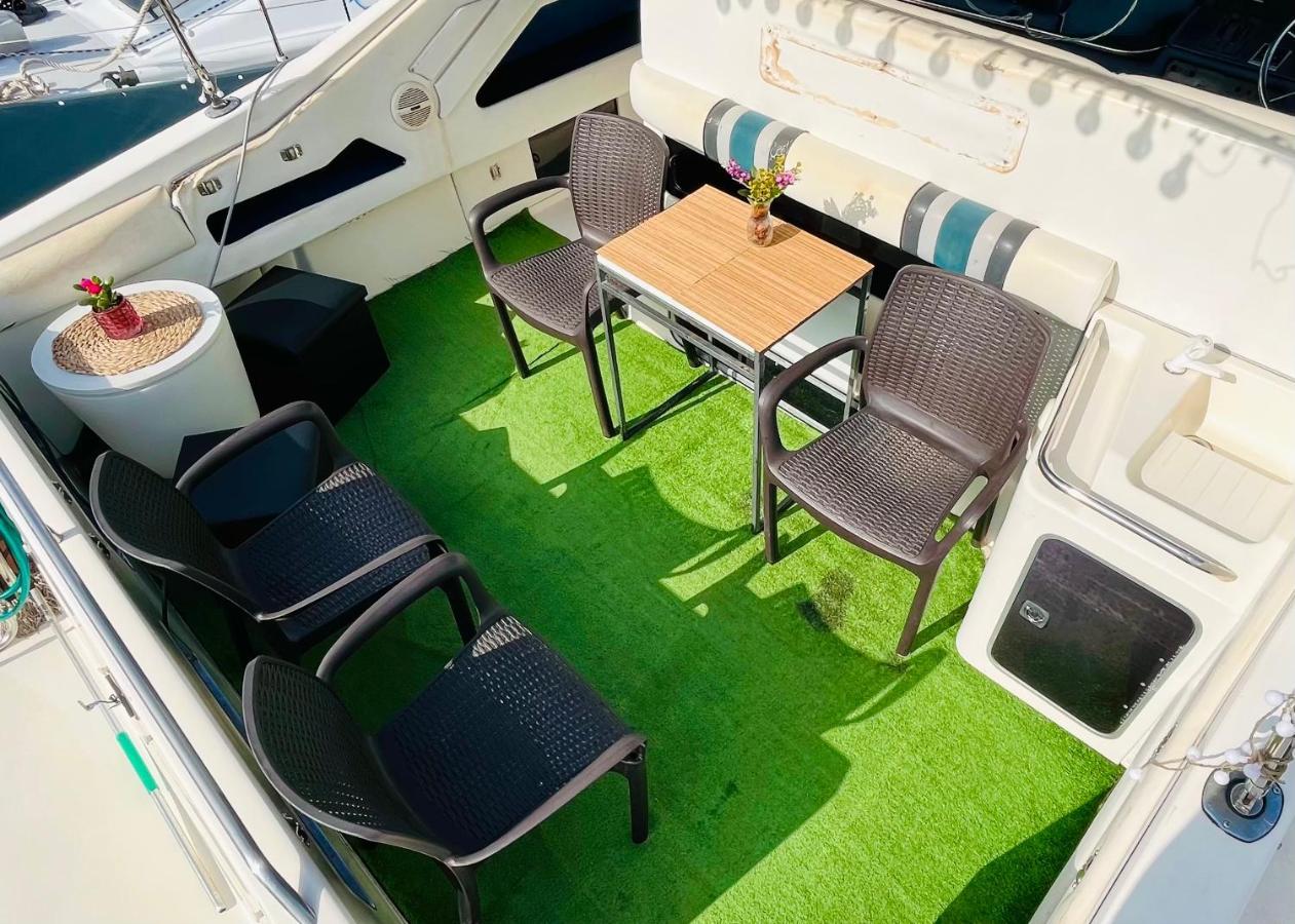 Yacht Hotel Barcelona サン・アドリア・デ・ベソス エクステリア 写真