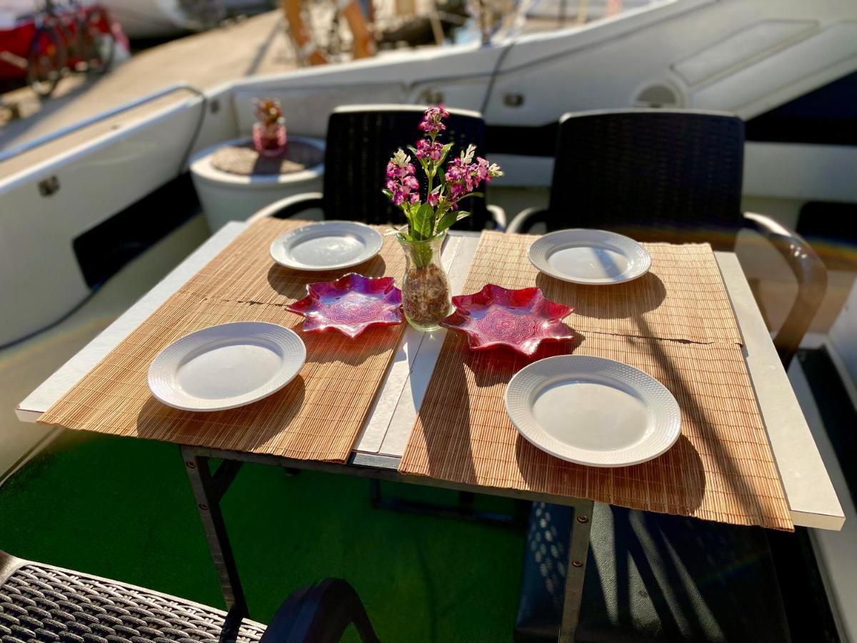 Yacht Hotel Barcelona サン・アドリア・デ・ベソス エクステリア 写真