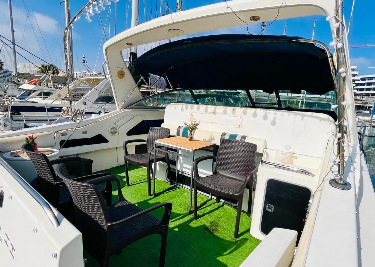 Yacht Hotel Barcelona サン・アドリア・デ・ベソス エクステリア 写真