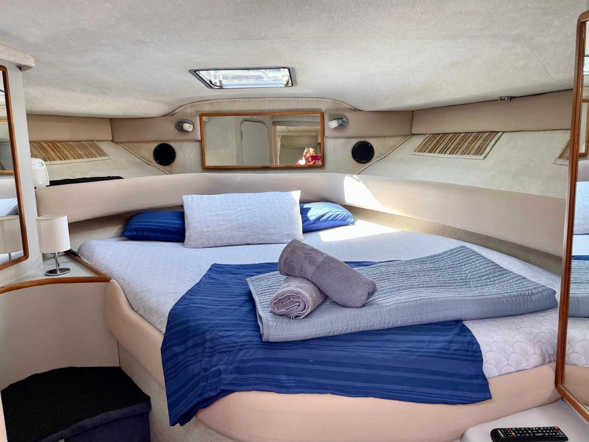 Yacht Hotel Barcelona サン・アドリア・デ・ベソス エクステリア 写真