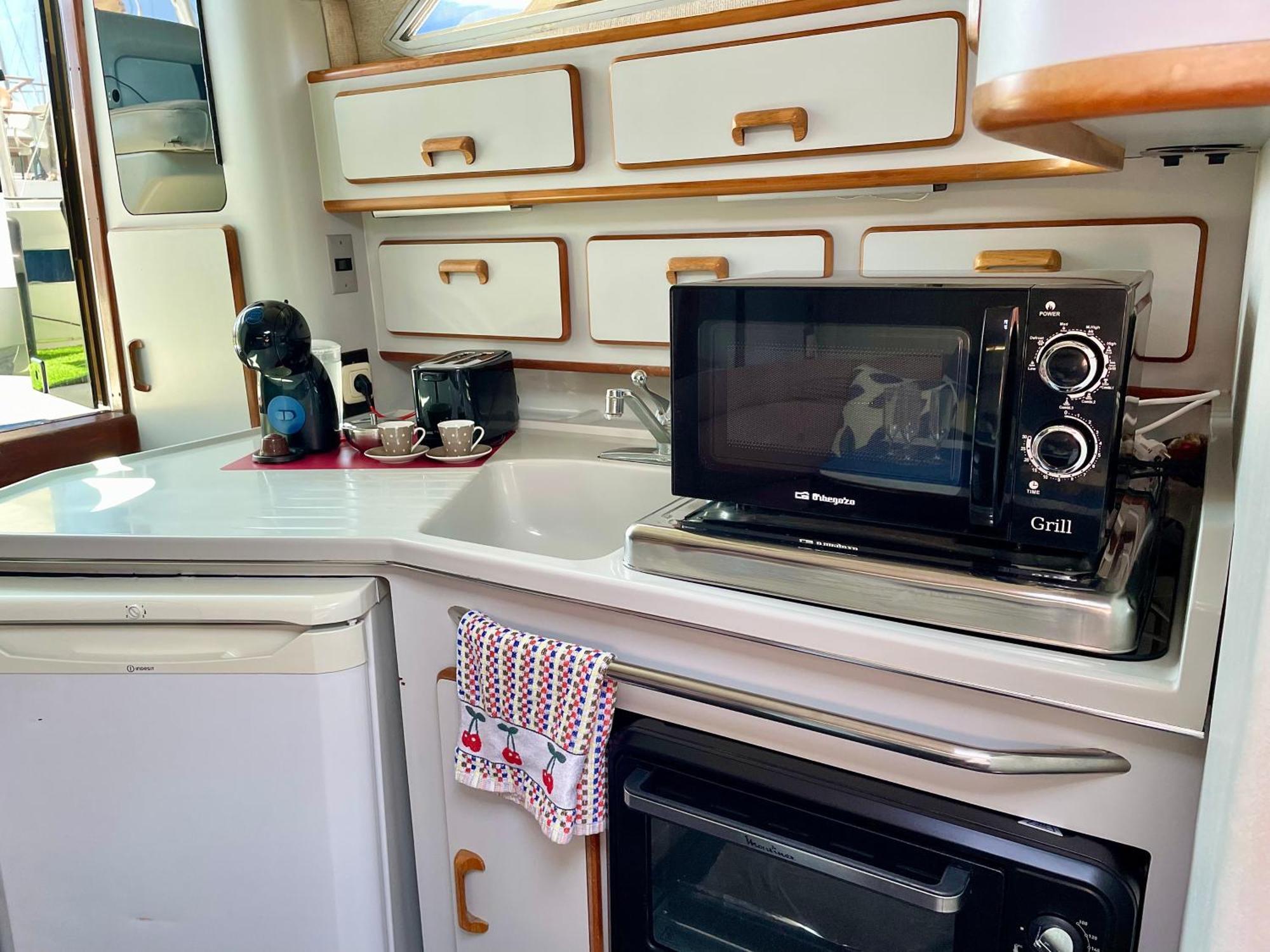 Yacht Hotel Barcelona サン・アドリア・デ・ベソス エクステリア 写真